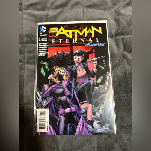 BATMAN ETERNAL ISSUES #41-45 - Picture 4 of 6